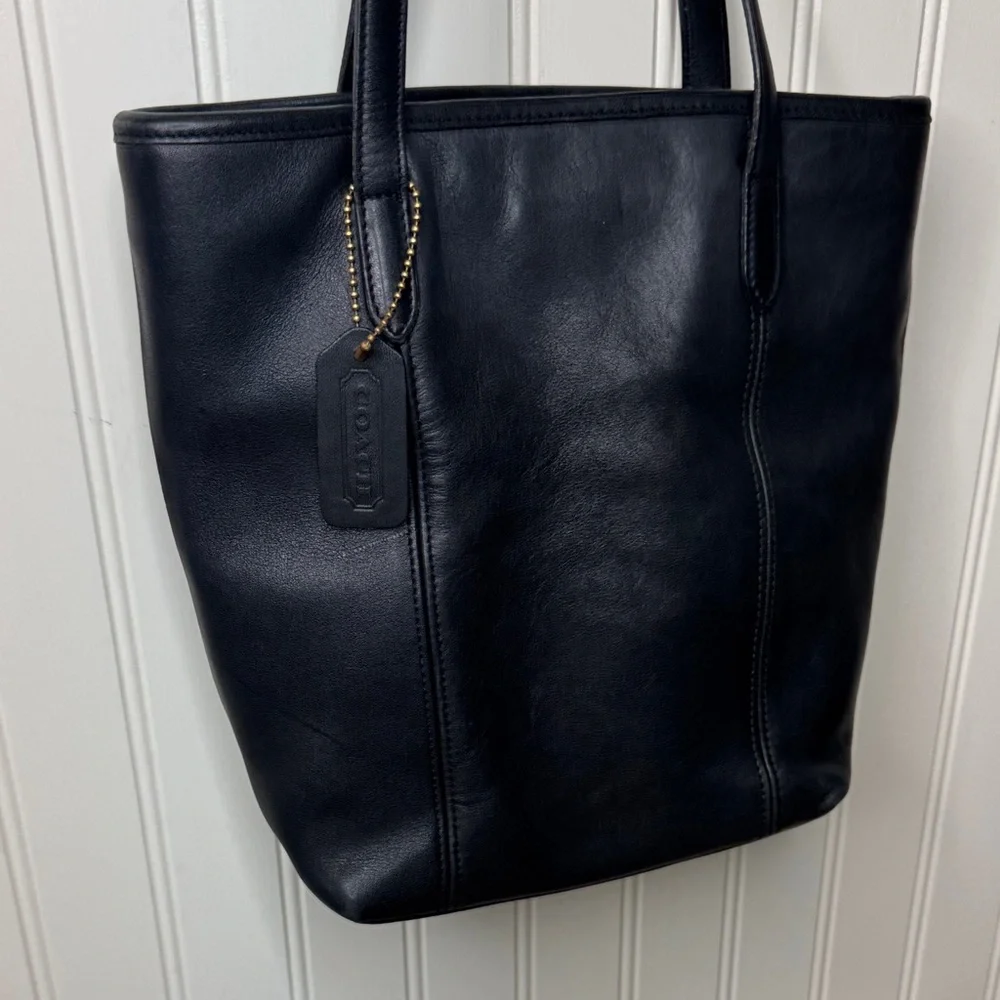 COACH Vintage Leather Legacy Lunch Tote Shopper 9077‎ Two Strap Shoulder Bag